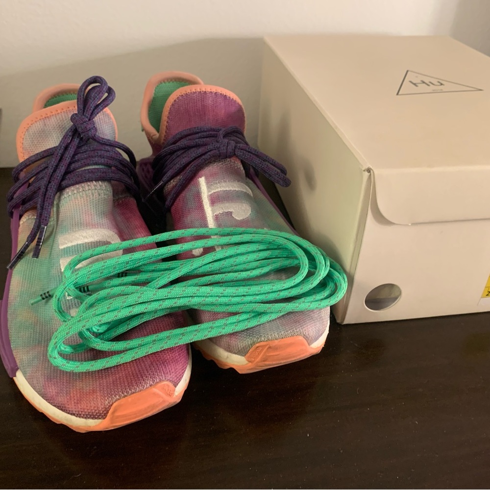 Pharrell Human Race Coral Chalk Adidas NMD size: 7